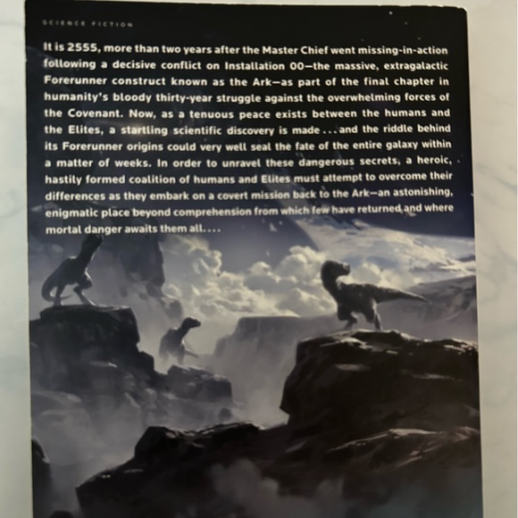 HALO book Hunters in the Dark Book by NYT Best Selling Author Peter David - Picture 6 of 6